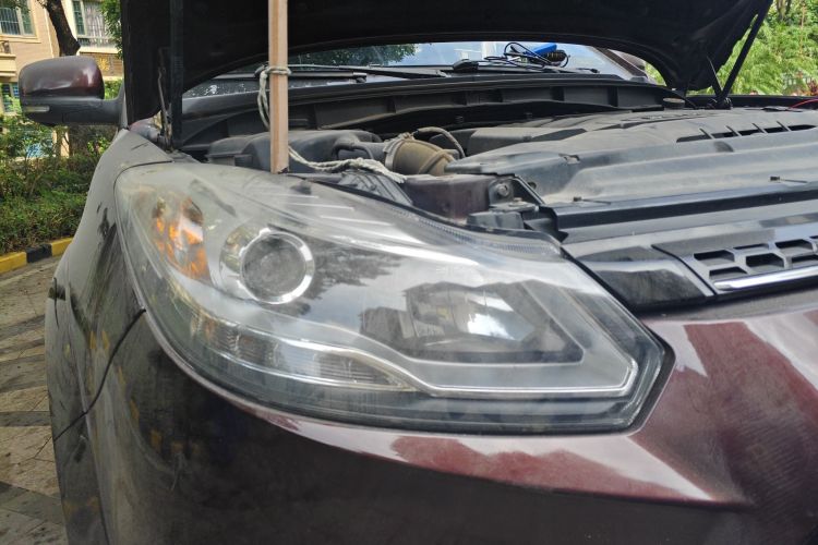 江铃 驭胜S350 2016款 2.0T 自动两驱汽油豪华天窗版7座车身外观8