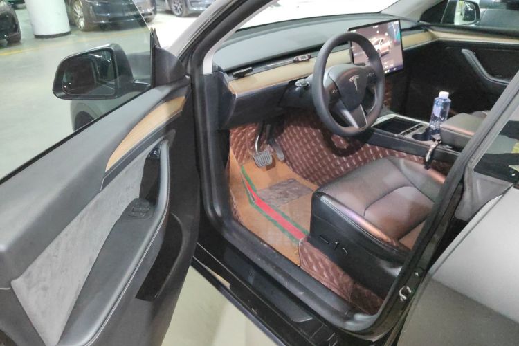 特斯拉 Model Y 2022款 后轮驱动版中控内饰7003