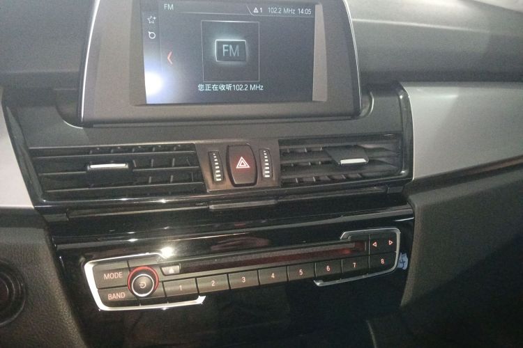 宝马2系旅行车 2016款 220i 领先型局部细节16