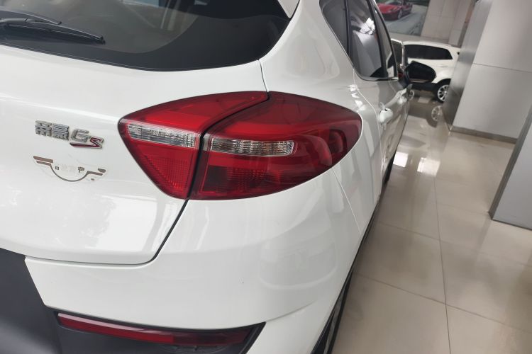 吉利汽车 帝豪GS 2016款 运动版 1.8L 手动领尚型车身外观9