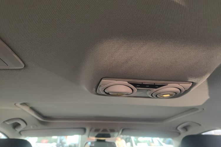 宝马3系 2015款 320Li 超悦版豪华设计套装中控内饰22