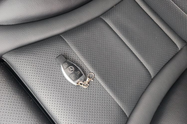 奔驰C级 2015款 改款 C 200 L 运动型中控内饰7001