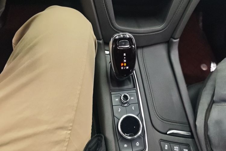 凯迪拉克XT6 2022款 2.0T 六座四驱豪华型标准版中控内饰18