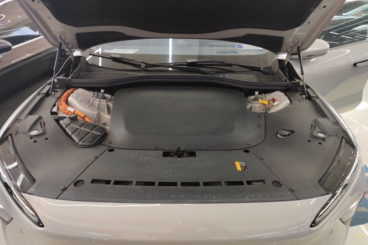 蔚来ET7 2022款 100kWh 首发版机舱底盘24