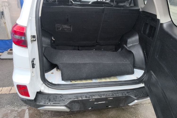 凯翼X3 2019款 1.5L 手动智耀版机舱底盘23