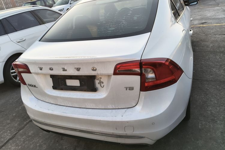 沃尔沃S60 2015款 S60L T5 智驭版车身外观6