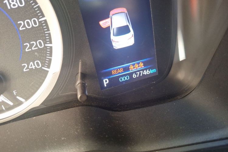 丰田 卡罗拉 2021款 双擎 1.8L E-CVT精英版中控内饰15