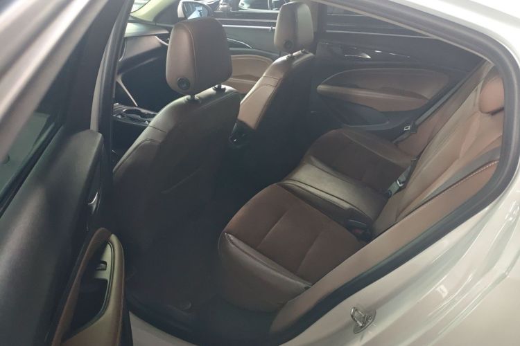 别克 君威 2020款 552T 豪华型中控内饰21