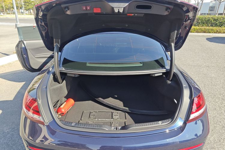 奔驰C级(进口) 2021款 C 260 轿跑车机舱底盘23