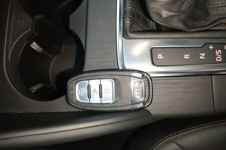 奥迪A3 2016款 Sportback 35 TFSI 风尚型中控内饰7001