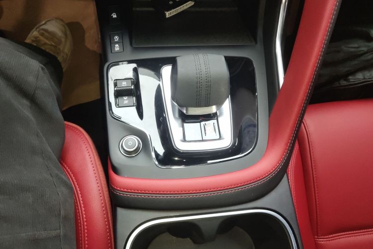 捷豹E-PACE 2024款 进取运动版 R-DYNAMIC S中控内饰18