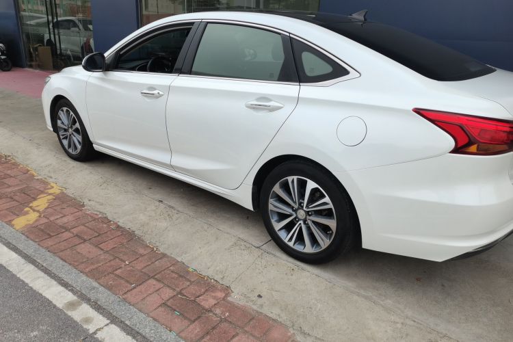 长安 睿骋CC 2018款 1.5T 自动豪雅型 国V车身外观4