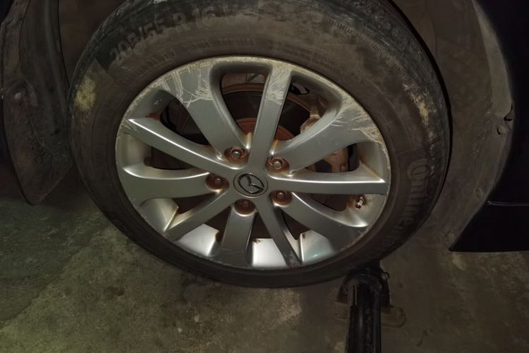 马自达6 2013款 2.0L 自动时尚型车身外观10