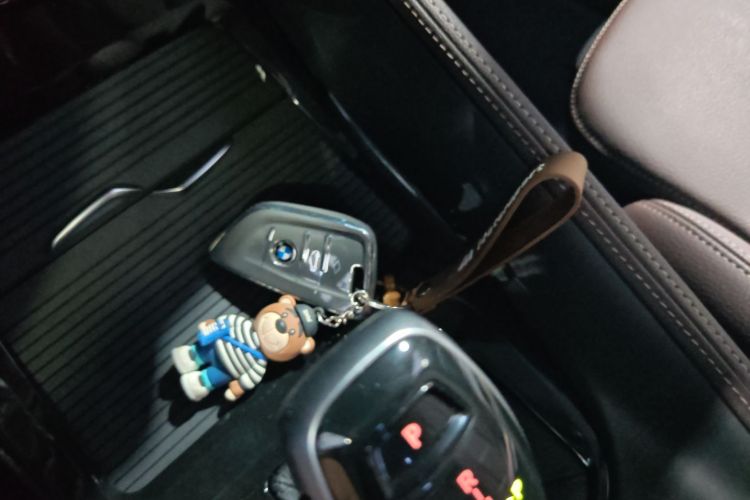 宝马X1 2022款 改款 xDrive25Li 尊享型中控内饰7001