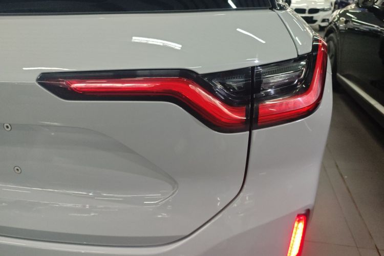 蔚来ES6 2020款 420KM 运动版车身外观9