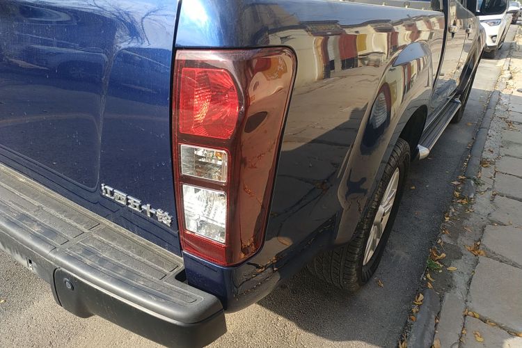 五十铃 铃拓 2020款 2.5T两驱手动领航版 国VI 加长版JE4D25Q6A车身外观6006