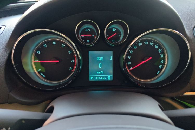 别克 君威 2014款 2.0L 领先时尚型中控内饰14