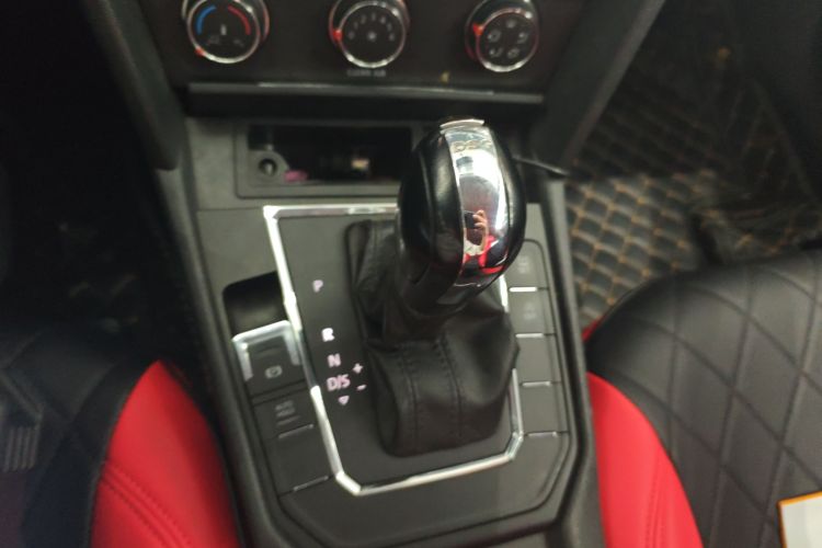 大众 凌渡 2018款 230TSI DSG风尚版中控内饰18