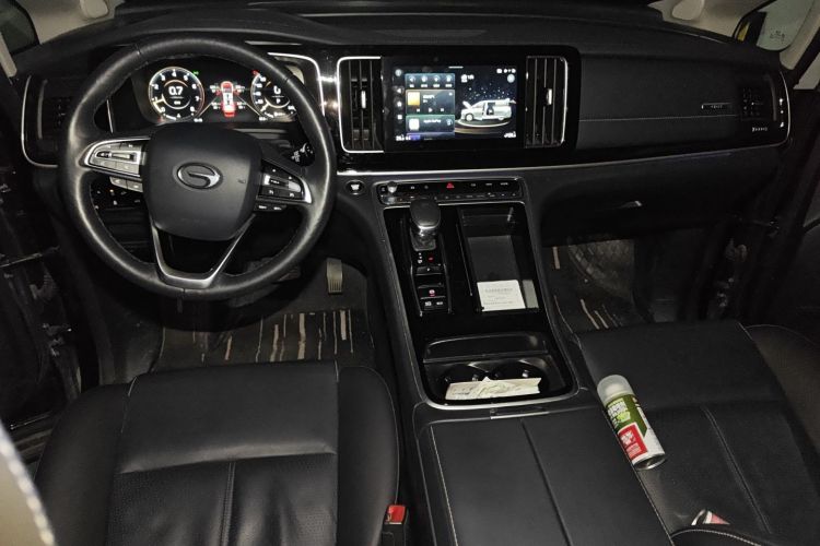 广汽传祺 传祺M8 2023款 领秀系列 390T 至尊版中控内饰7002