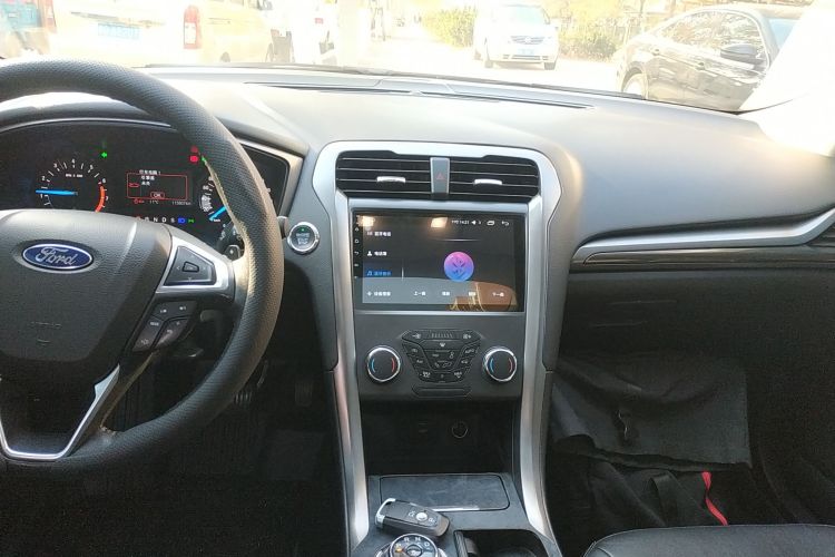福特 蒙迪欧 2018款 EcoBoost 180 时尚型中控内饰16