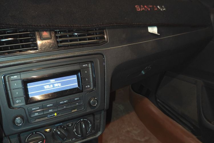 大众 桑塔纳 2016款 1.6L 手动风尚版中控内饰16