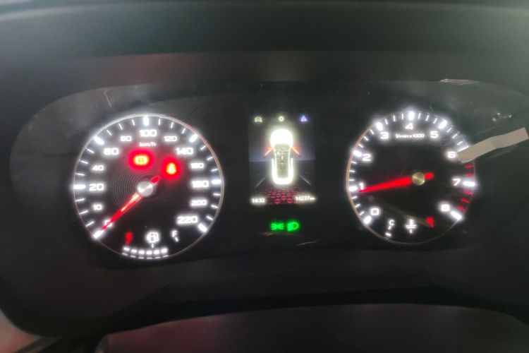 名爵 MG5 2021款 180DVVT 手动青春豪华版中控内饰14