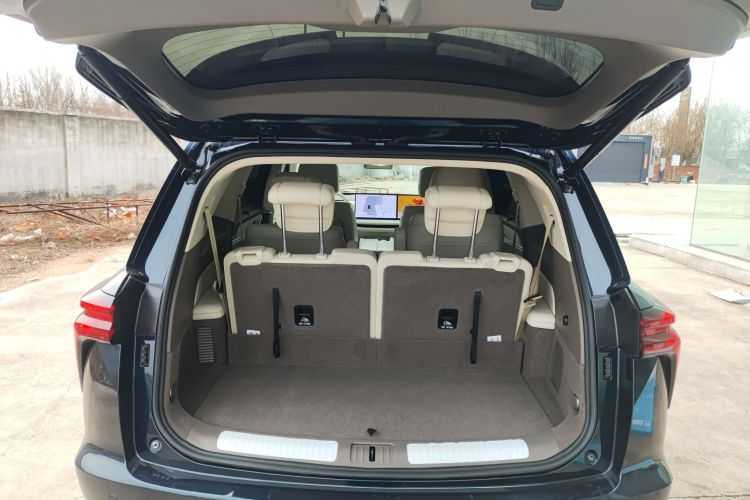 魏牌 蓝山 2025款 四驱 Ultra机舱底盘23