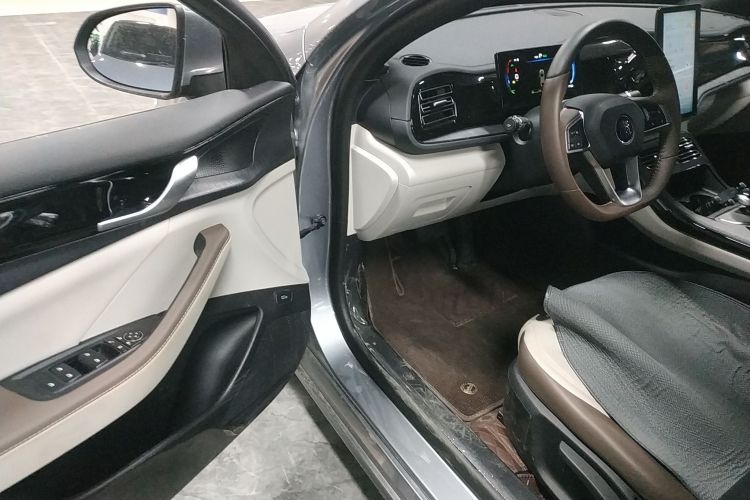 比亚迪 秦PLUS 2024款 荣耀版 DM-i 55KM领先型中控内饰20
