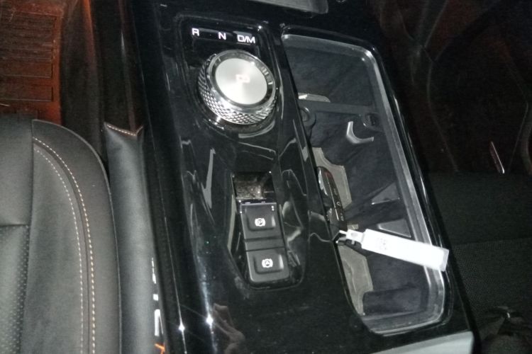 哈弗大狗 2022款 2.0T DCT四驱哮天犬版中控内饰18