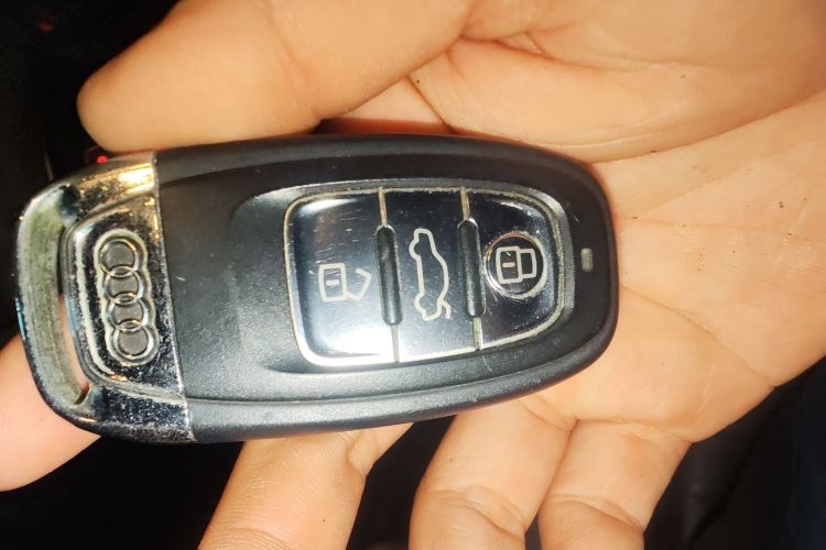 奥迪A6L 2014款 30 FSI 技术型中控内饰11