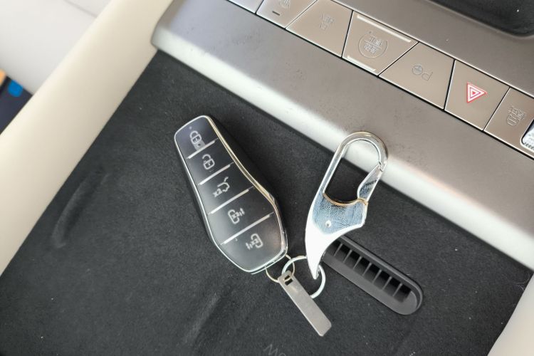 比亚迪 夏 2025款 DM-i 1.5T 180km 超越型中控内饰7001