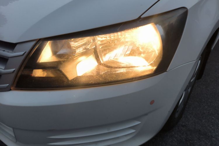 大众 桑塔纳 2015款 1.6L 手动风尚版局部细节36