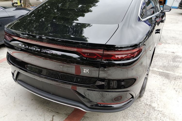 比亚迪 汉 2025款 EV 701KM尊享型车身外观9