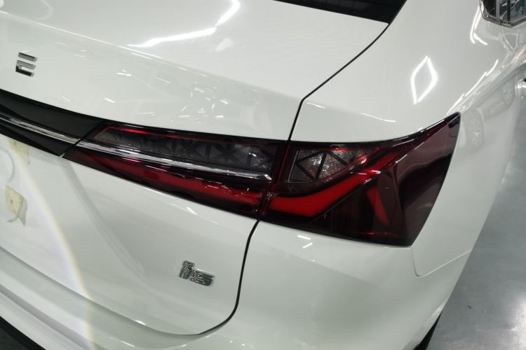 荣威i5 2026款 1.5L CVT豪华版车身外观9