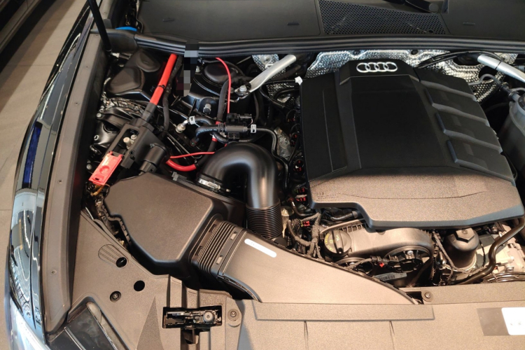 奥迪A6L 2022款 40 TFSI 豪华动感型机舱底盘25