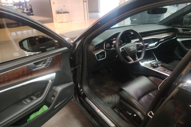 奥迪A6L 2023款 55 TFSI quattro 尊享动感型中控内饰20