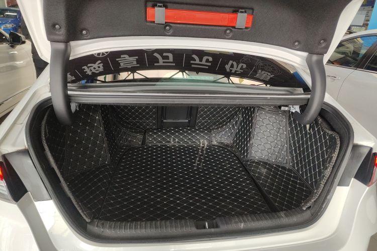 本田 英仕派 2023款 260TURBO 精致版机舱底盘23