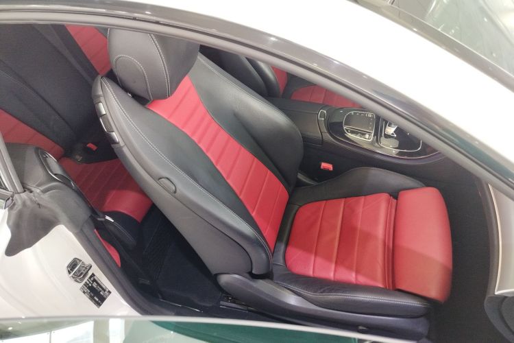 奔驰E级(进口) 2020款 E 260 4MATIC 轿跑车局部细节41