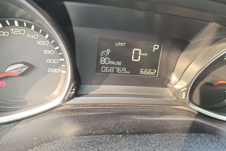 标致308S 2015款 1.2T 自动劲驰版中控内饰15