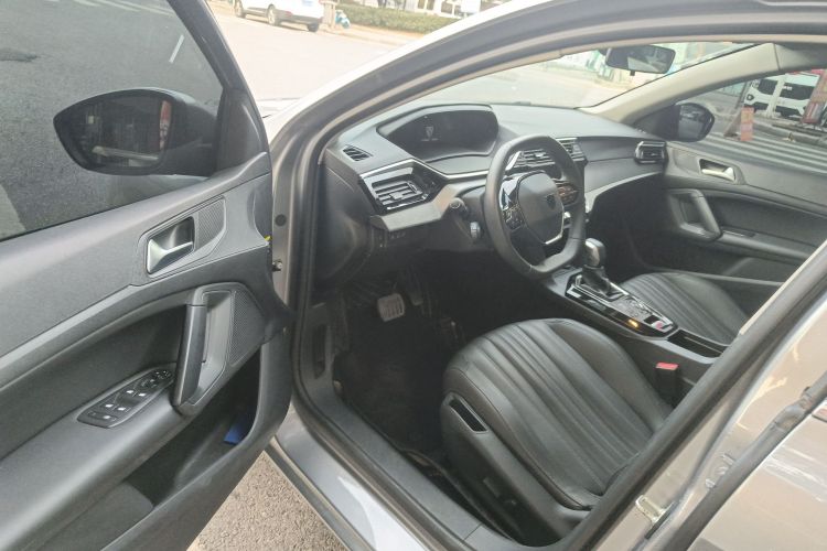 标致408 2024款 360THP 龘龘款 拉图版中控内饰7003