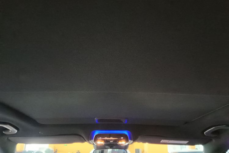 奔驰C级 2023款 改款 C 200 L 运动版中控内饰22