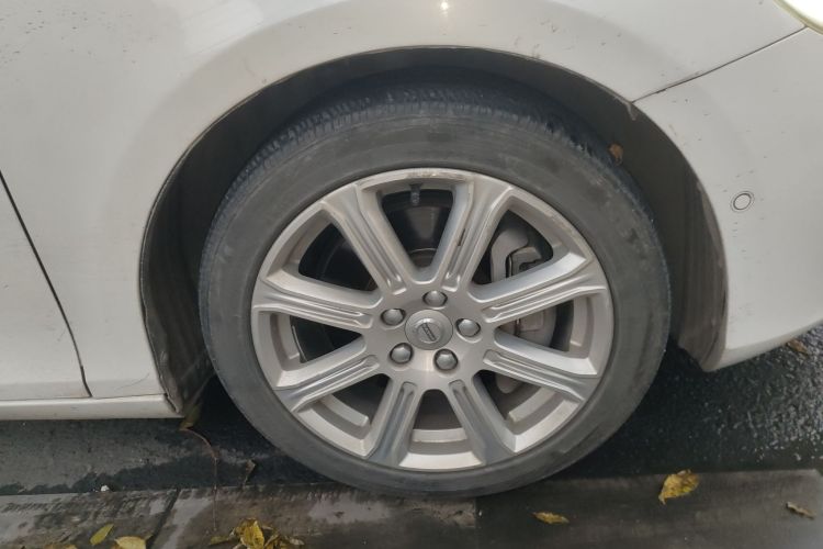 沃尔沃V40 2017款 T3 智雅版车身外观10