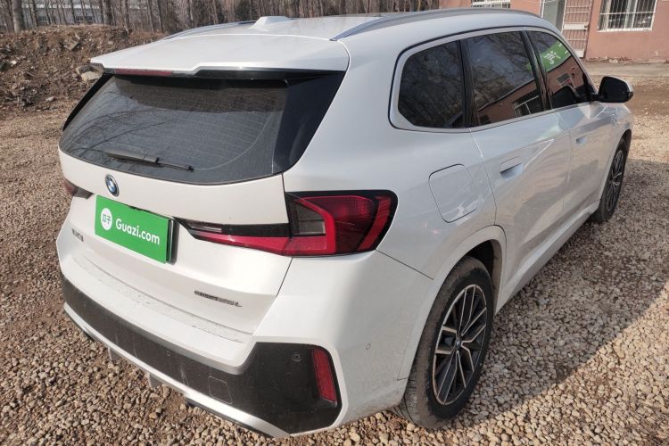 宝马iX1 2023款 eDrive25L M运动套装车身外观6005