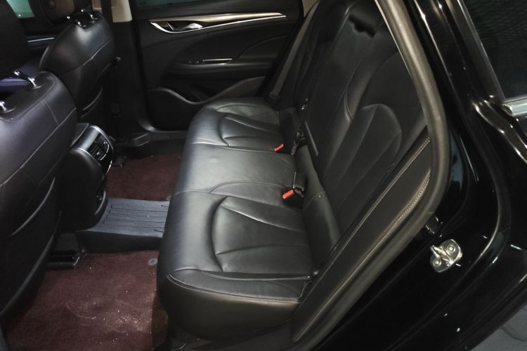 别克 君越 2018款 20T 精英型中控内饰21