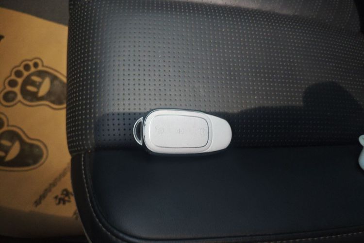 理想汽车 理想ONE 2021款 增程6座版中控内饰11