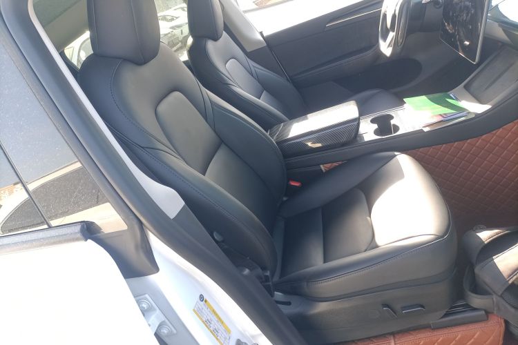 特斯拉 Model Y 2022款 改款 长续航全轮驱动版局部细节41