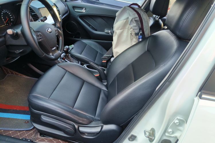 起亚K3 2016款 1.6L 自动GLS中控内饰19