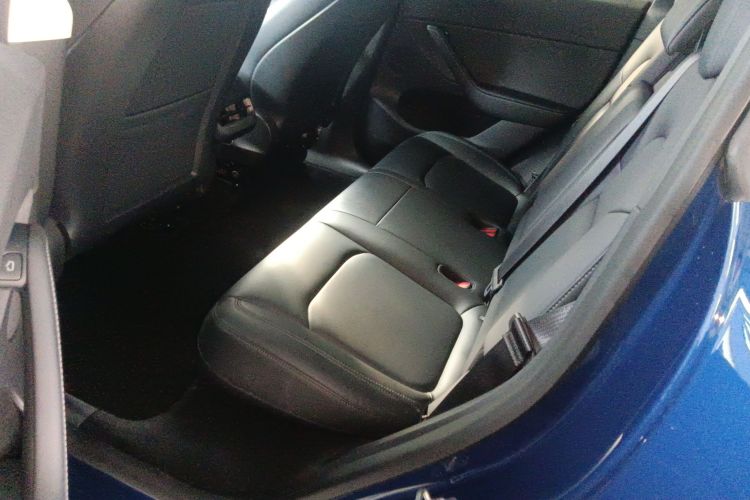 特斯拉 Model Y 2022款 改款 后轮驱动版中控内饰7004