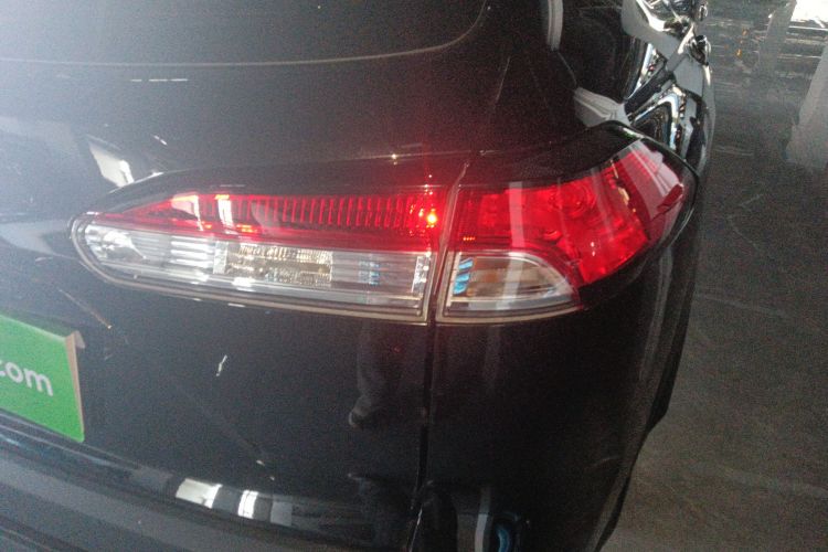 丰田 锋兰达 2023款 2.0L CVT精英版车身外观9