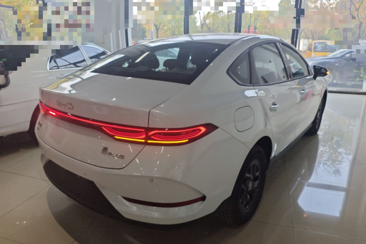 比亚迪 秦PLUS 2025款 DM-i 智驾版 128KM进取型车身外观7